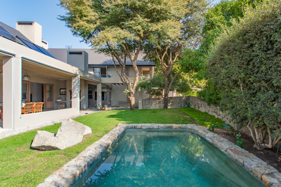 4 Bedroom Property for Sale in Lemoenkloof Western Cape